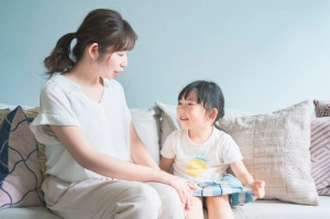 Mách mẹ 10 cách dạy trẻ 2 tuổi tập nói sớm, nói chuẩn siêu dễ